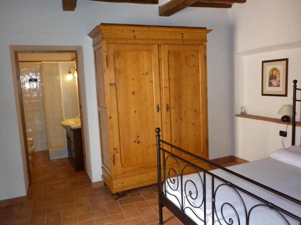 Podere Le Grotte San Gimignano Habitación foto
